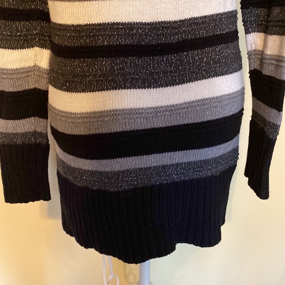 WHBM sweater - Picture 11 of 11